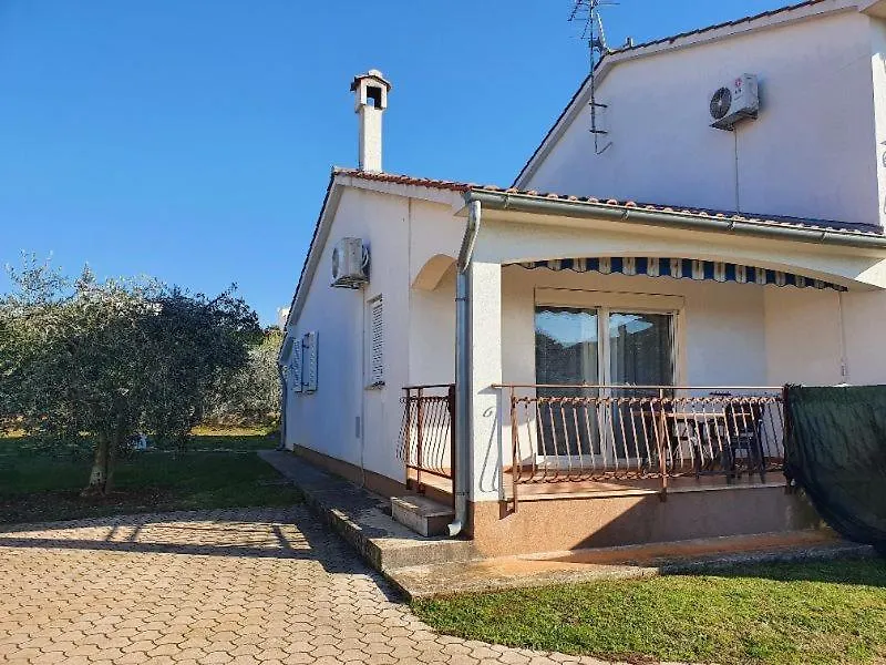 Apartments Labinac In Vabriga With Garden Close To Sea Тар