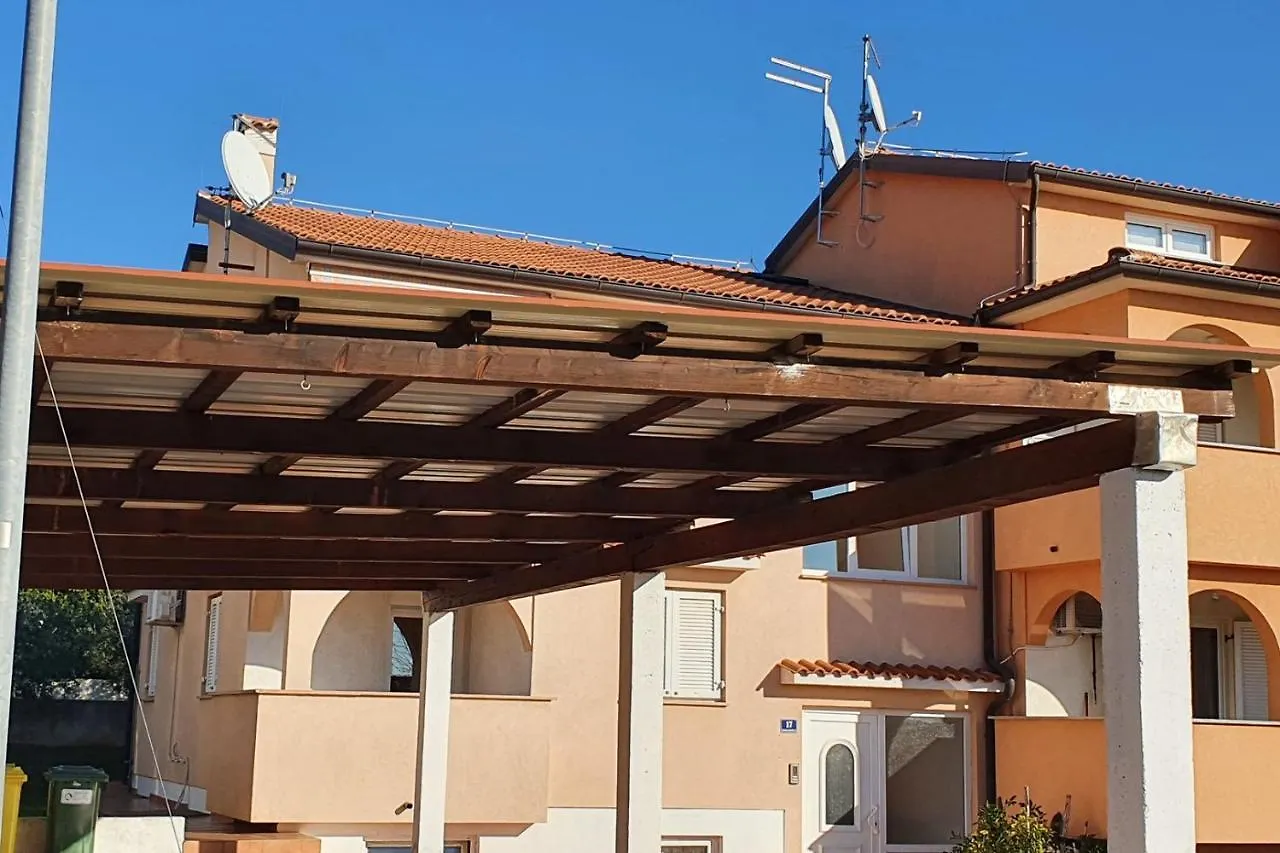 Guest house Apartments Labinac In Vabriga With Garden Close To Sea Tar-Vabriga